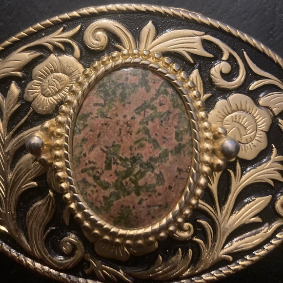 Rare Find Gold & Black Oval Shaped Floral & Leaf Design Belt Buckle - Picture 7 of 16